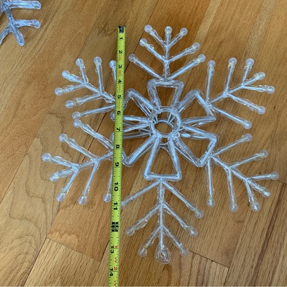 Bundle of 6 LARGE hanging decorative snowflakes - Picture 9 of 12